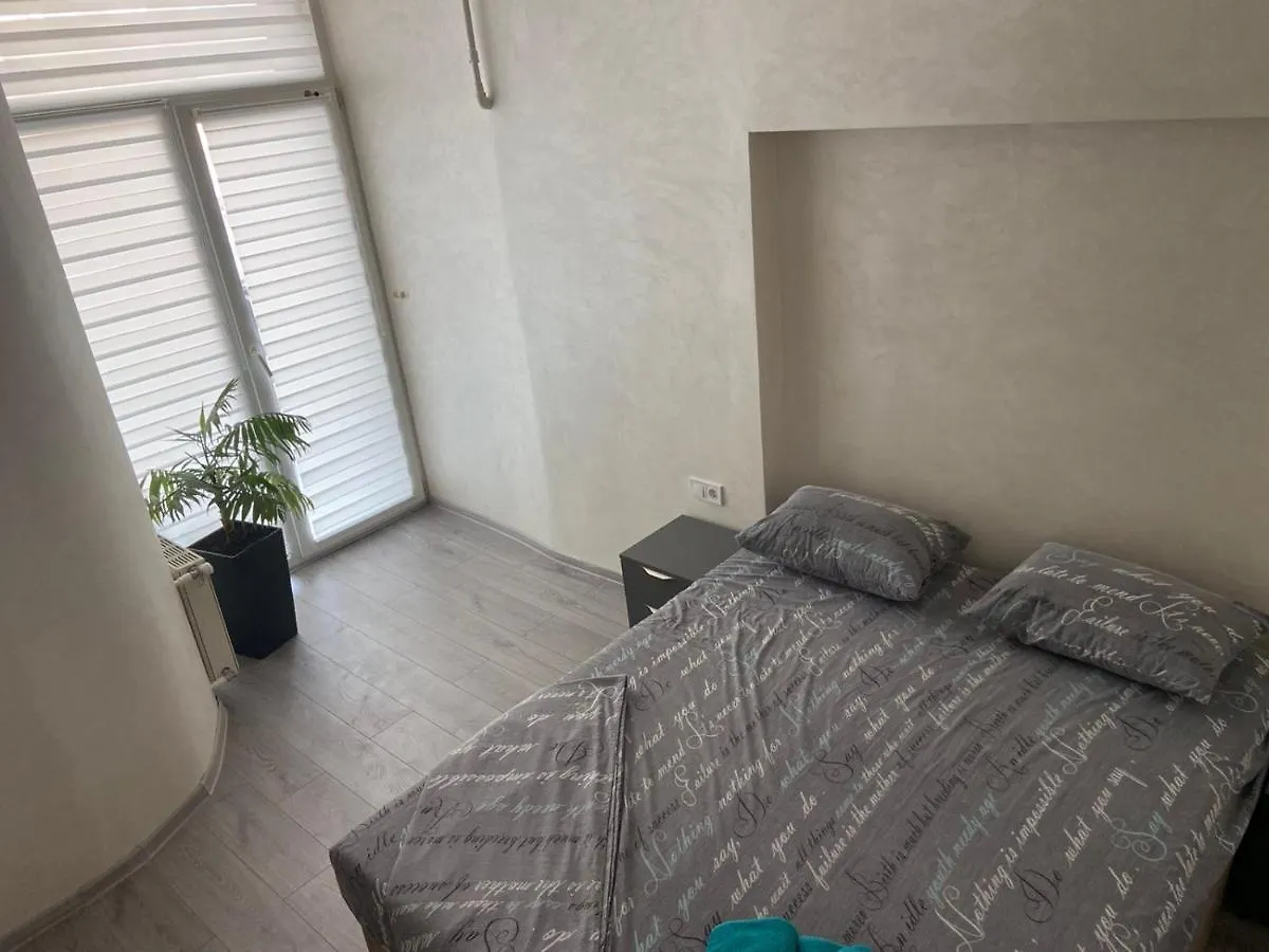 Kulisha 2Bedroom Apartment Near Opera House With Balcony Lviv